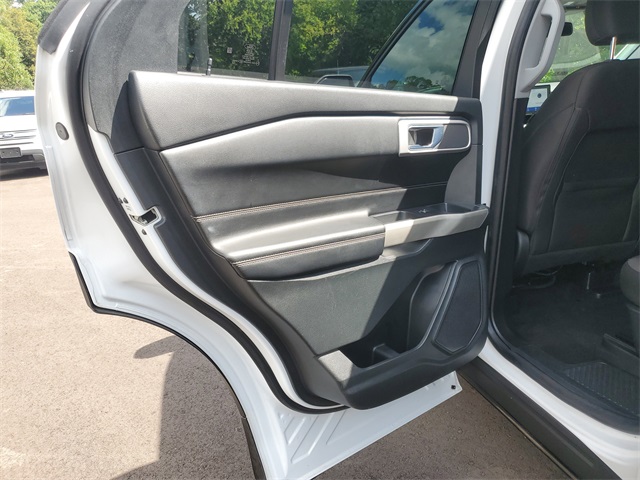 2021 Ford Explorer XLT photo 17