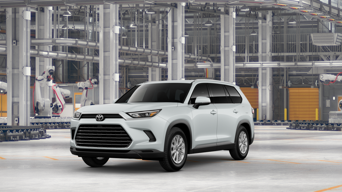 New 2025 Wind Chill Pearl [extra_cost_color] Toyota XLE image 1
