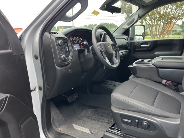 2022 Chevrolet Silverado 2500HD Custom photo 4