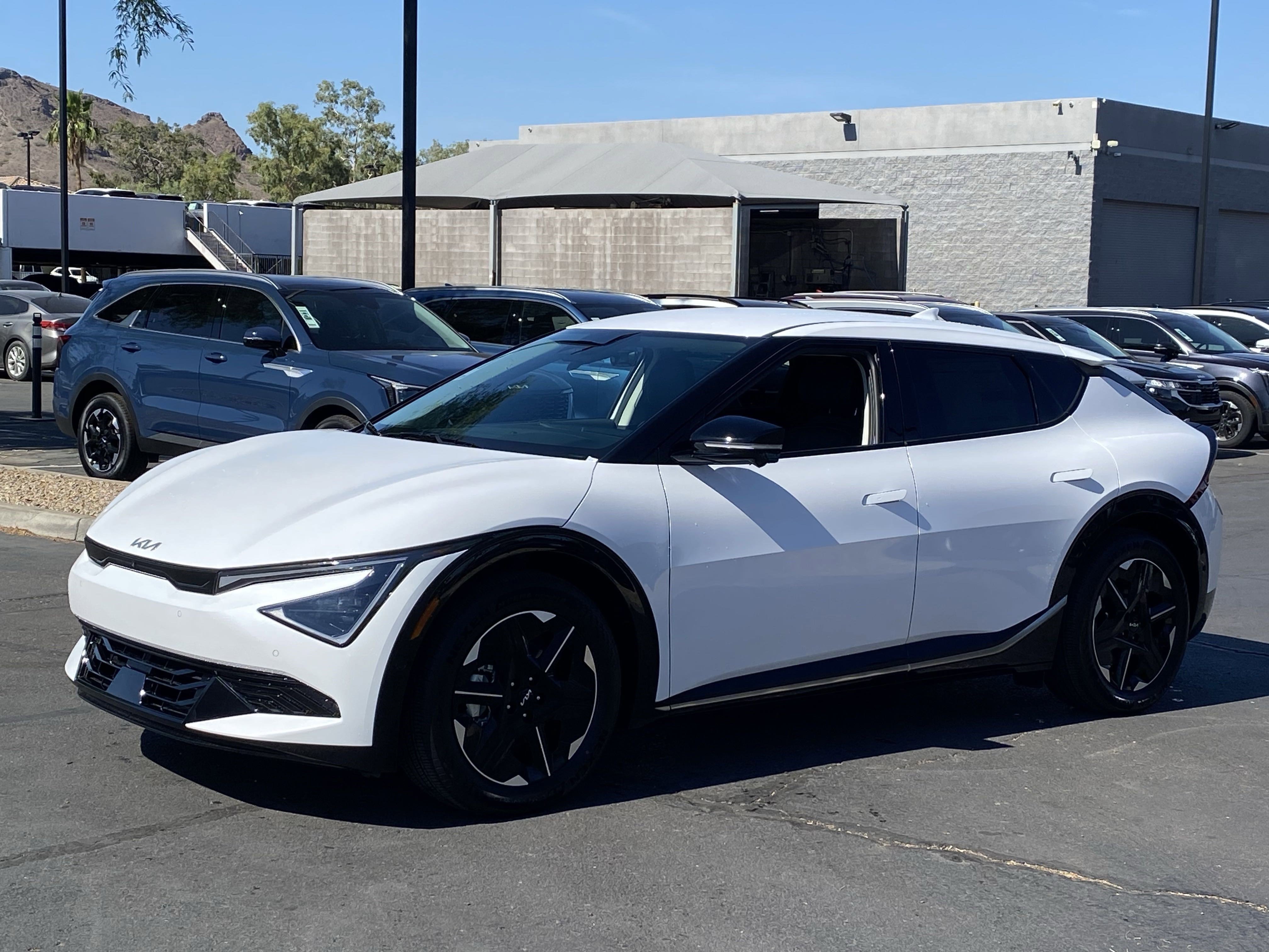 2025 Kia EV6 Wind photo 4