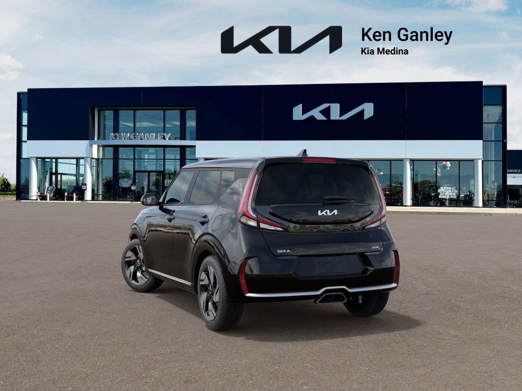 2025 Kia Soul GT-Line photo 2