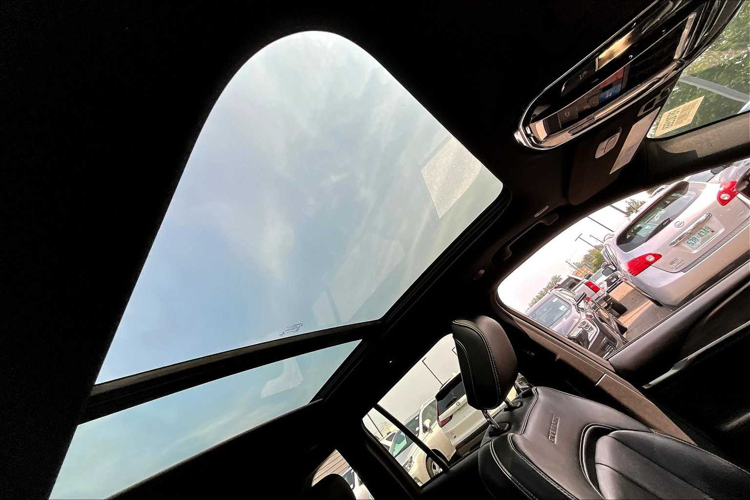 2023 Jeep Grand Cherokee Overland photo 12