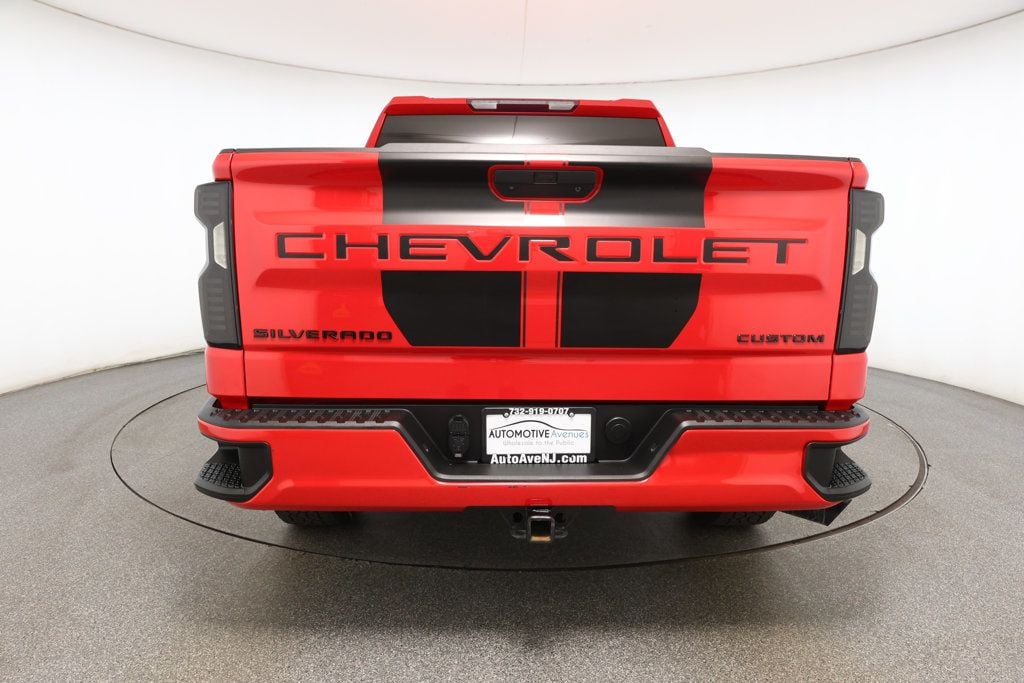 2022 Chevrolet Silverado Custom photo 5