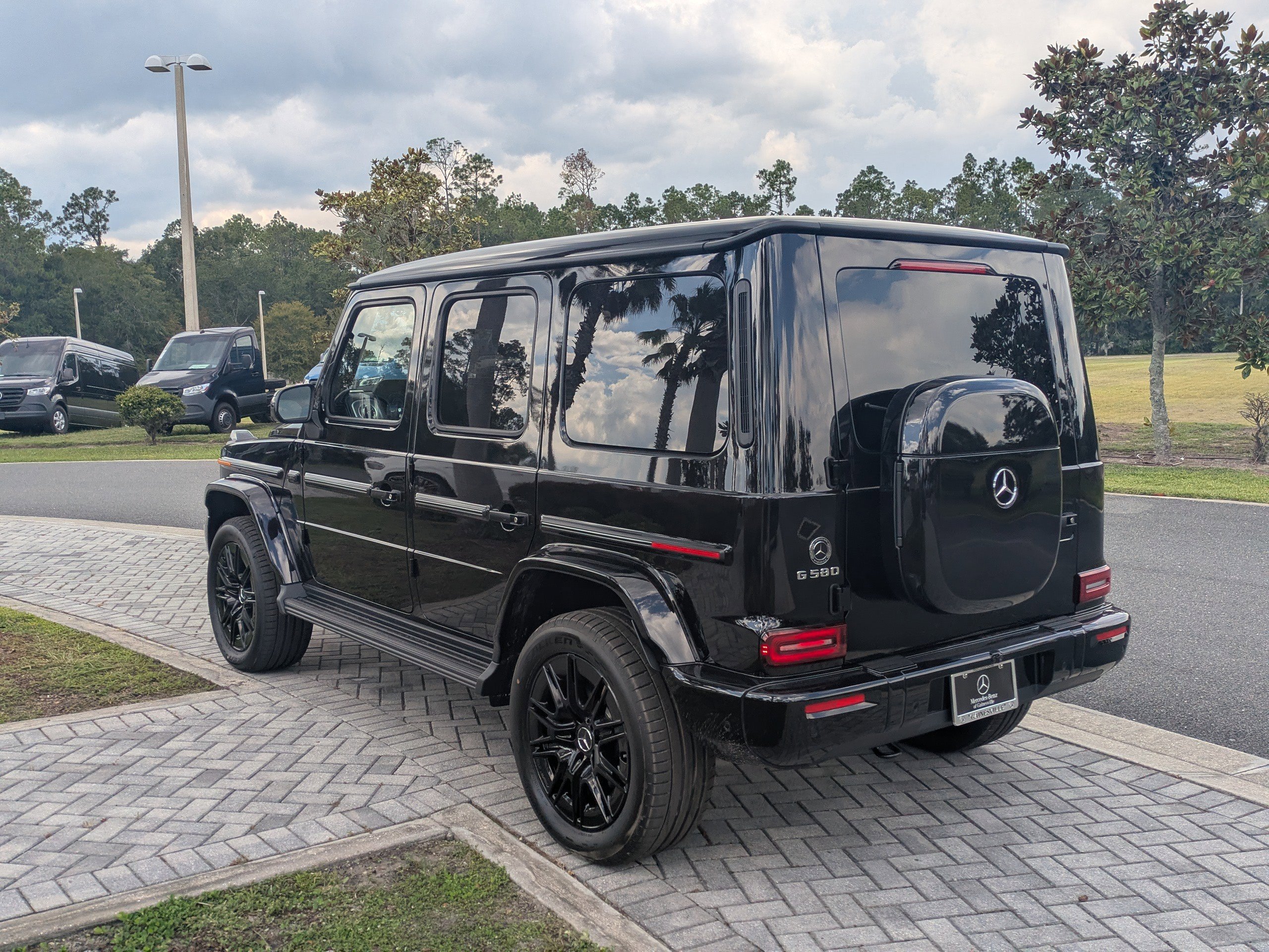 2025 Mercedes Benz G photo 2