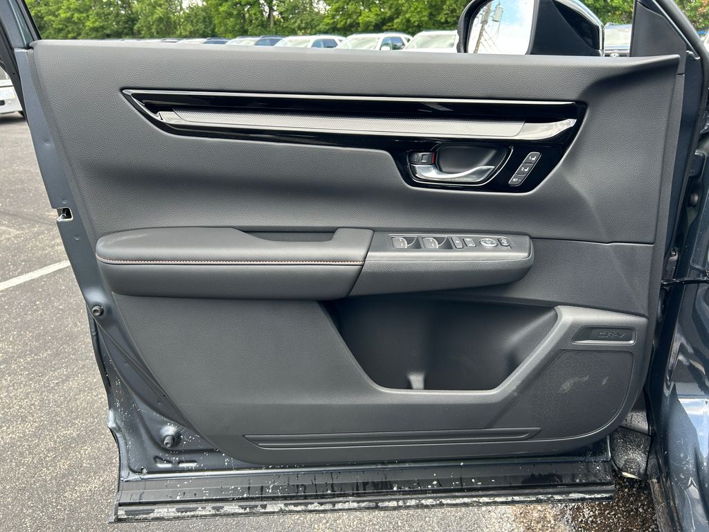 2026 Honda CR-V Hybrid Sport Touring photo 17