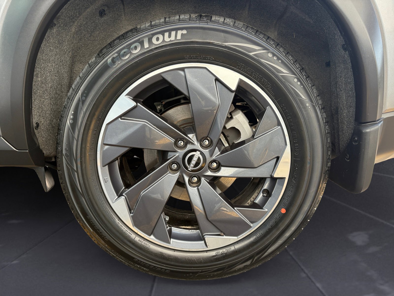 2024 Nissan Rogue SV photo 40