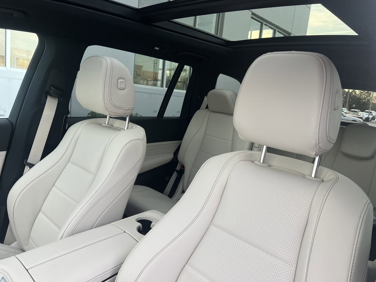2025 Mercedes Benz GLS 450 4MATIC photo 13