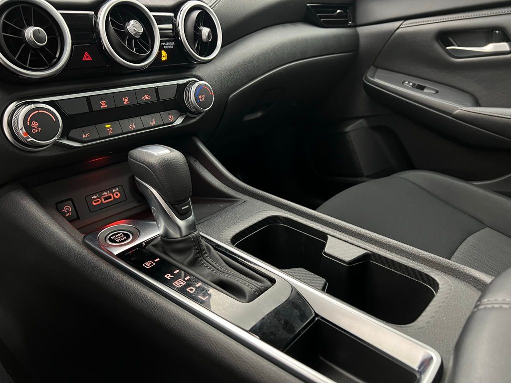 2024 Nissan Sentra SV photo 11