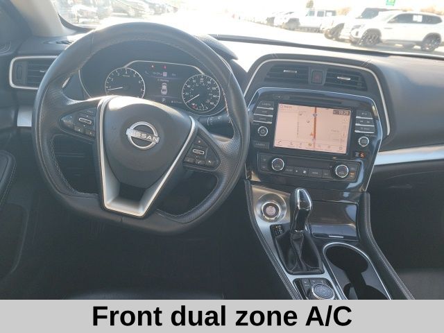 2023 Nissan Maxima SV photo 2