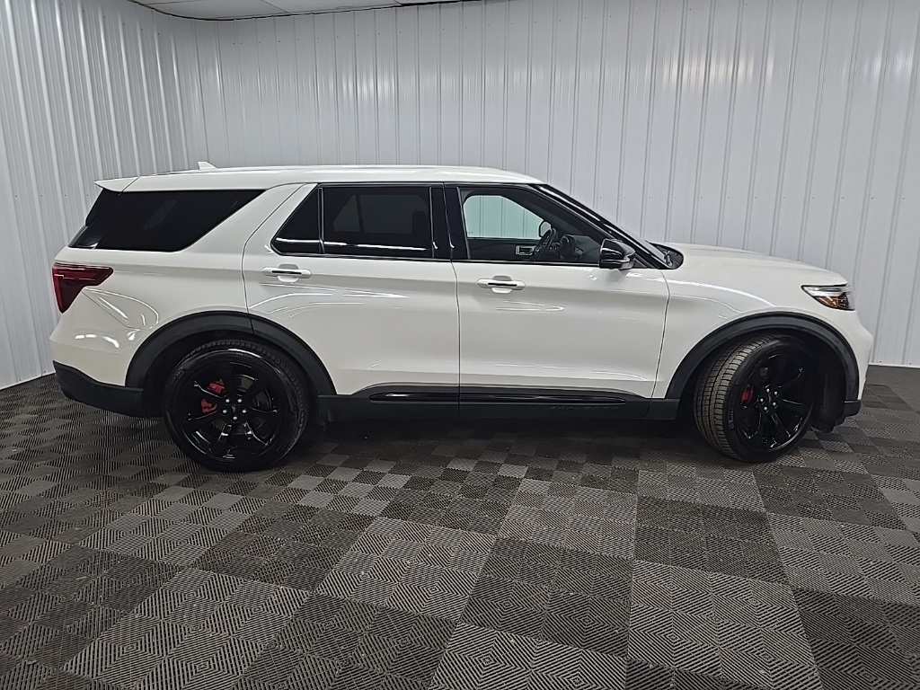2021 Ford Explorer ST photo 2