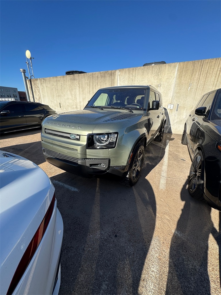 2021 Land Rover Defender X-Dynamic SE's photo