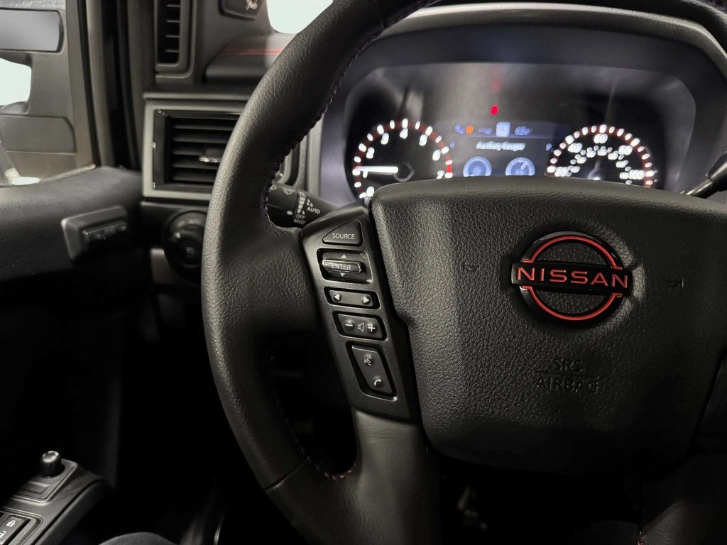 2024 Nissan Titan Crew Cab photo 16