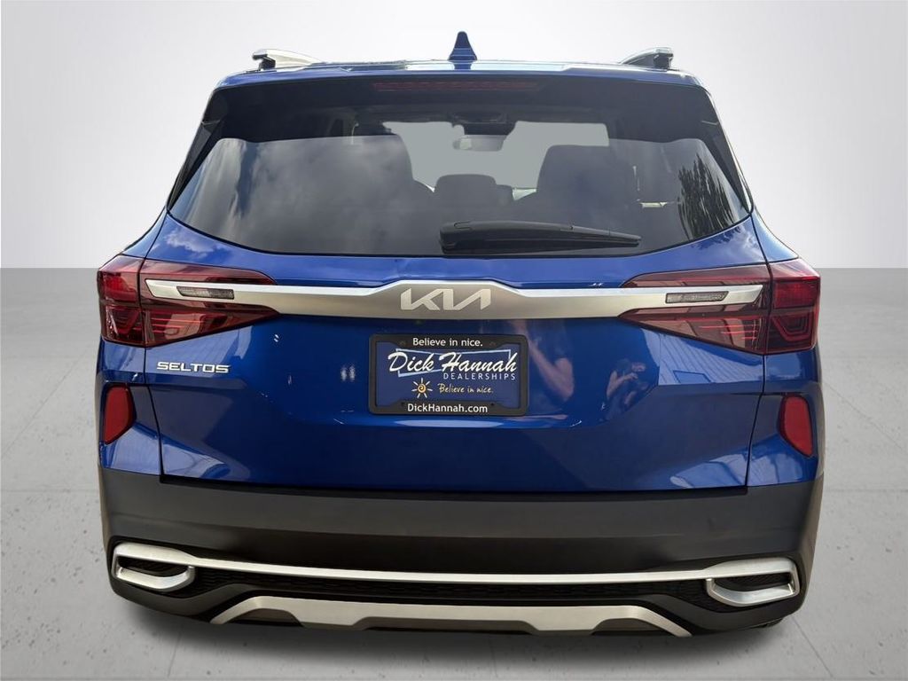 2022 Kia Seltos EX photo 8