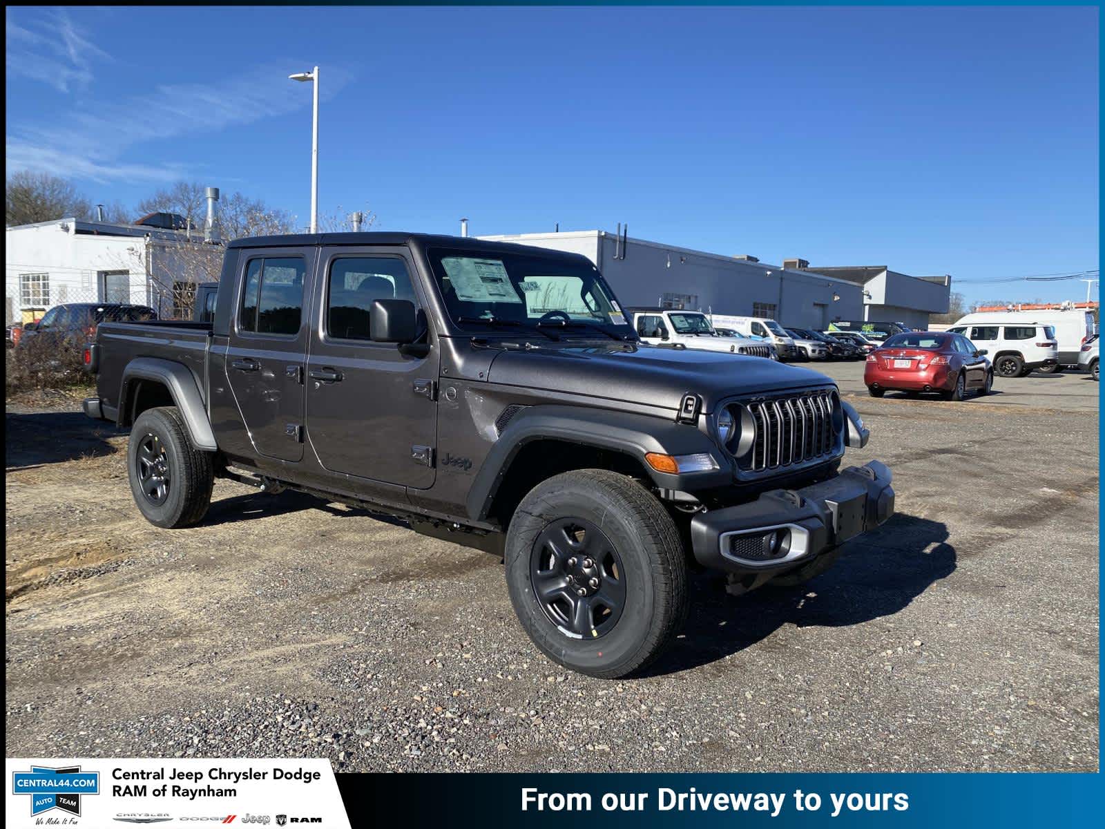 2026 Jeep Gladiator Sport's photo