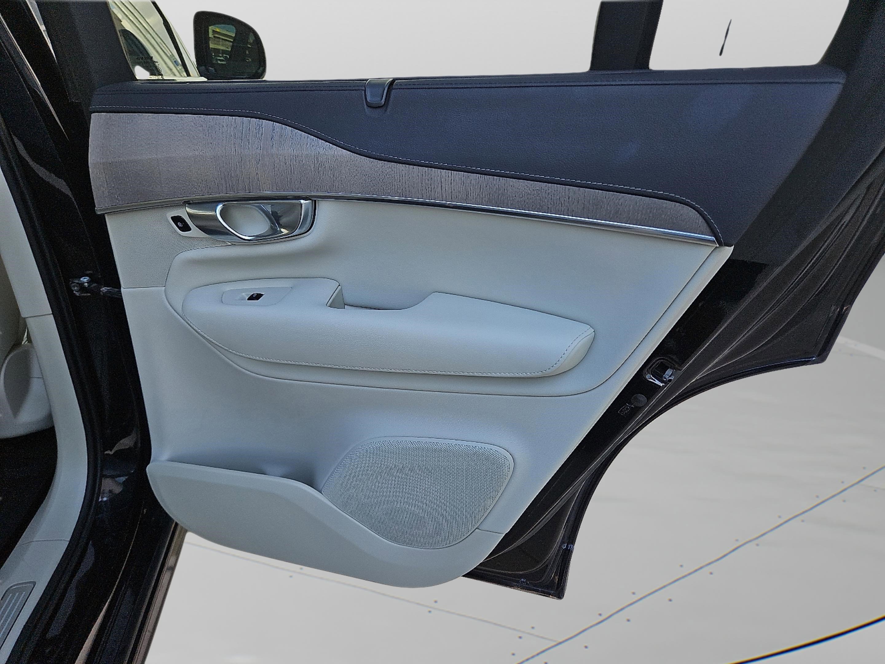 2023 Volvo XC90 Ultimate photo 29