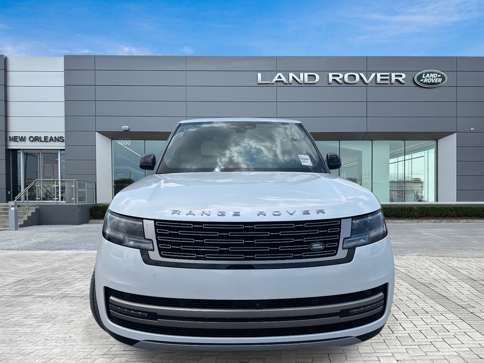 2025 Land Rover Range Rover SE photo 3