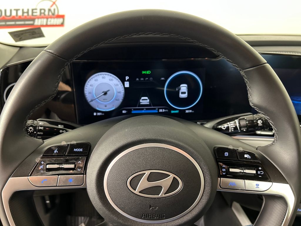 2025 Hyundai Elantra Limited photo 2
