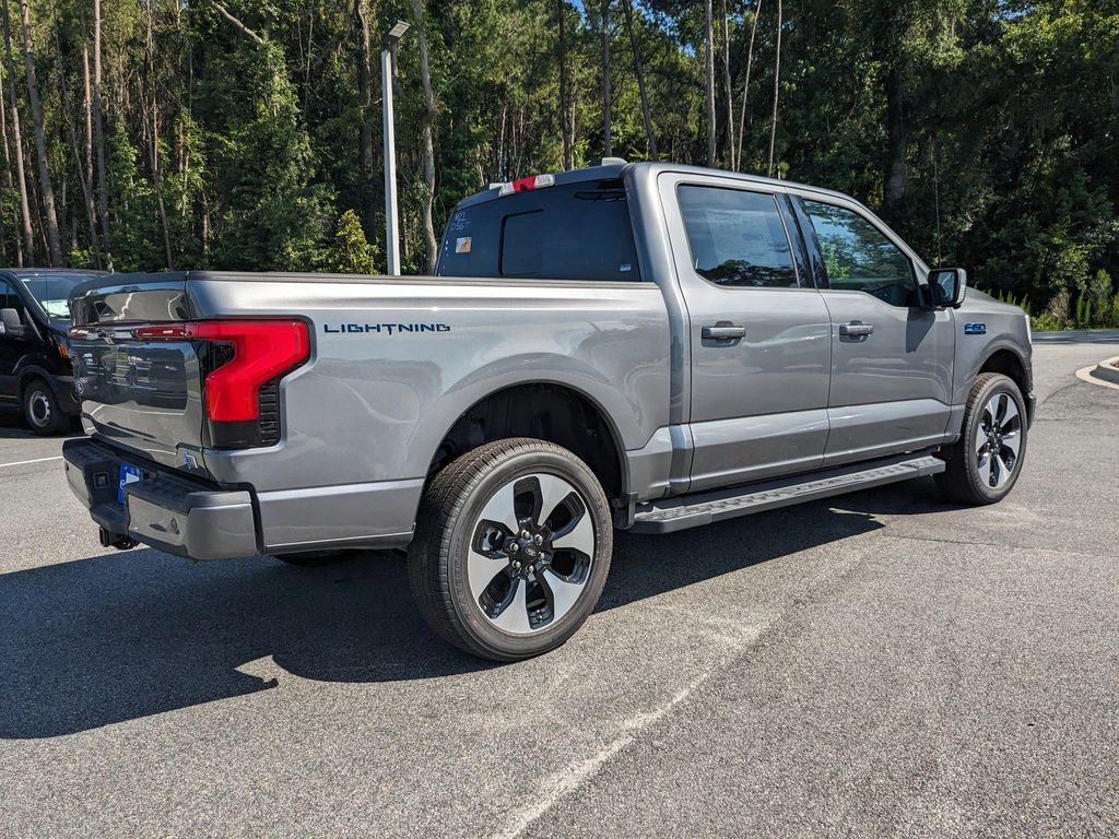 2025 Ford F-150 Lightning Platinum photo 4