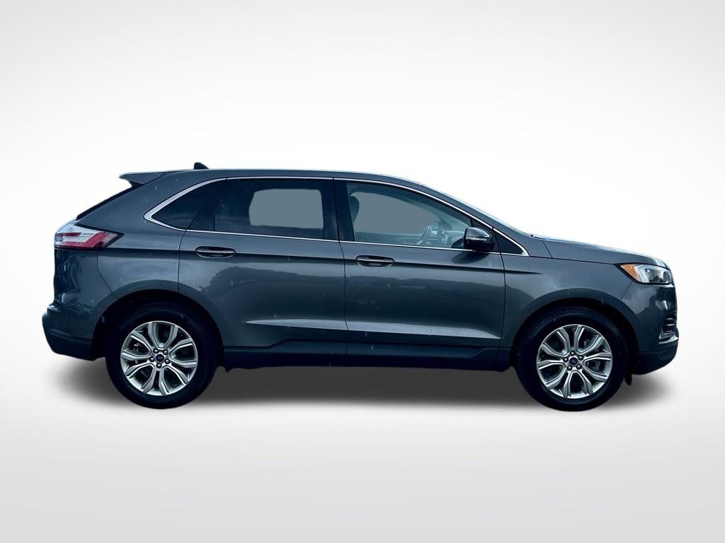 2022 Ford Edge Titanium photo 7