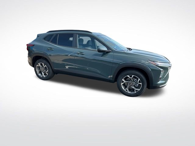 2025 Chevrolet Trax LT photo 7