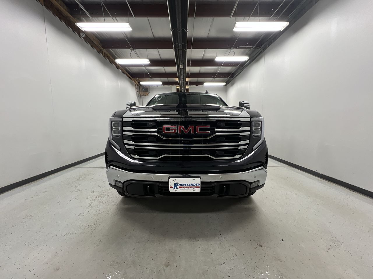 2026 Gmc Sierra 1500 SLT photo 2