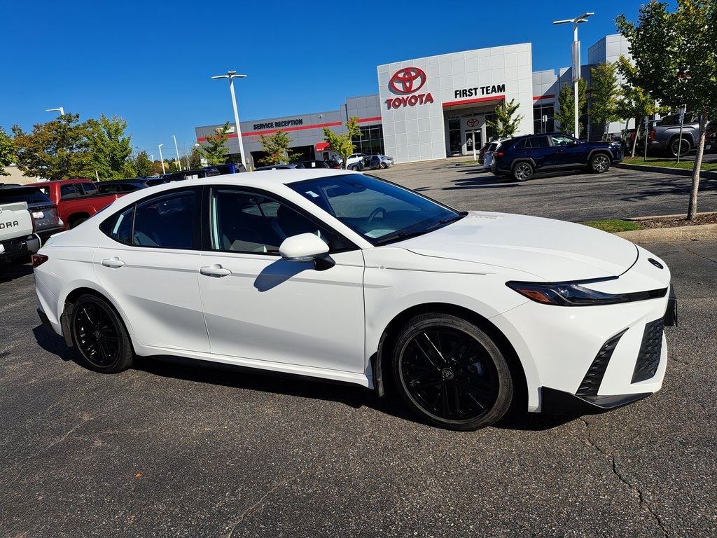 2025 Toyota Camry SE photo 6