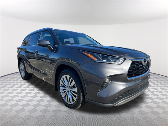 2024 Toyota Highlander Platinum photo 3