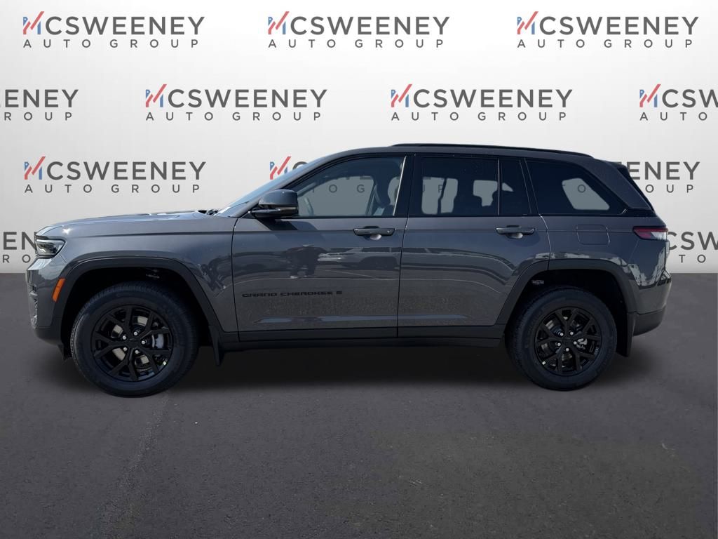 2025 Jeep Grand Cherokee Altitude photo 2