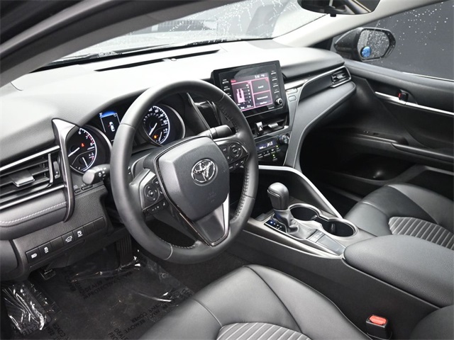 2024 Toyota Camry SE photo 3