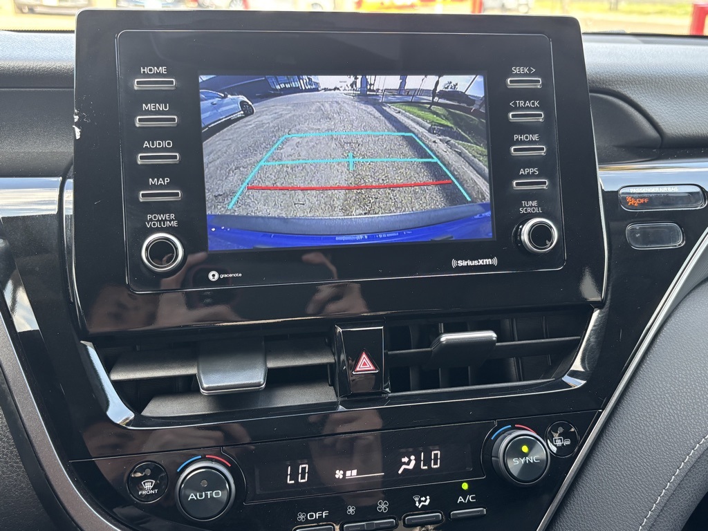 2023 Toyota Camry Hybrid SE photo 9