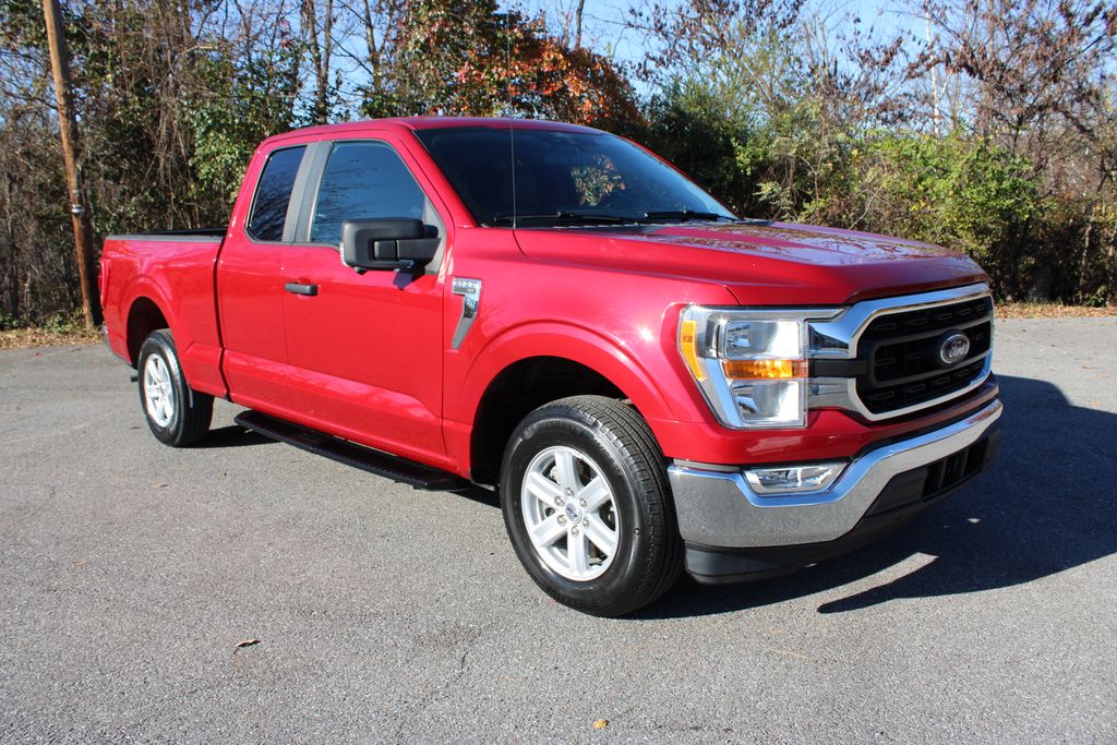2021 Ford F-150 XLT photo 2