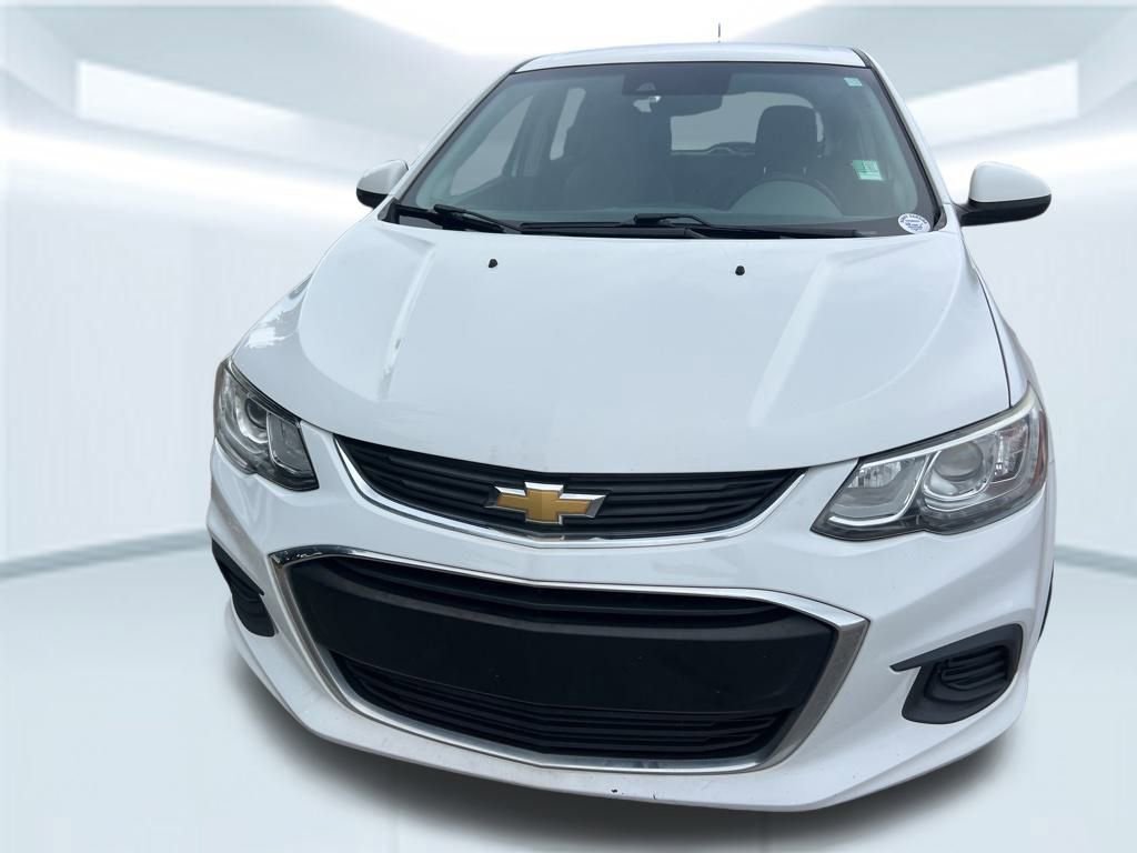 2020 Chevrolet Sonic LT photo 2