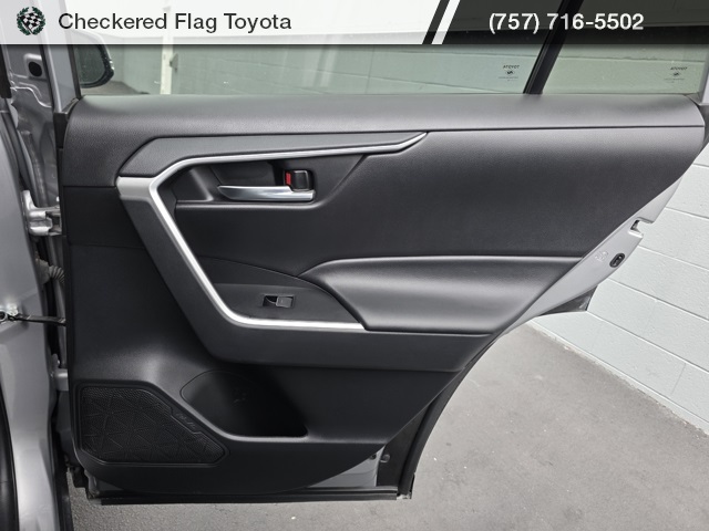 2024 Toyota RAV4 Hybrid XLE photo 40