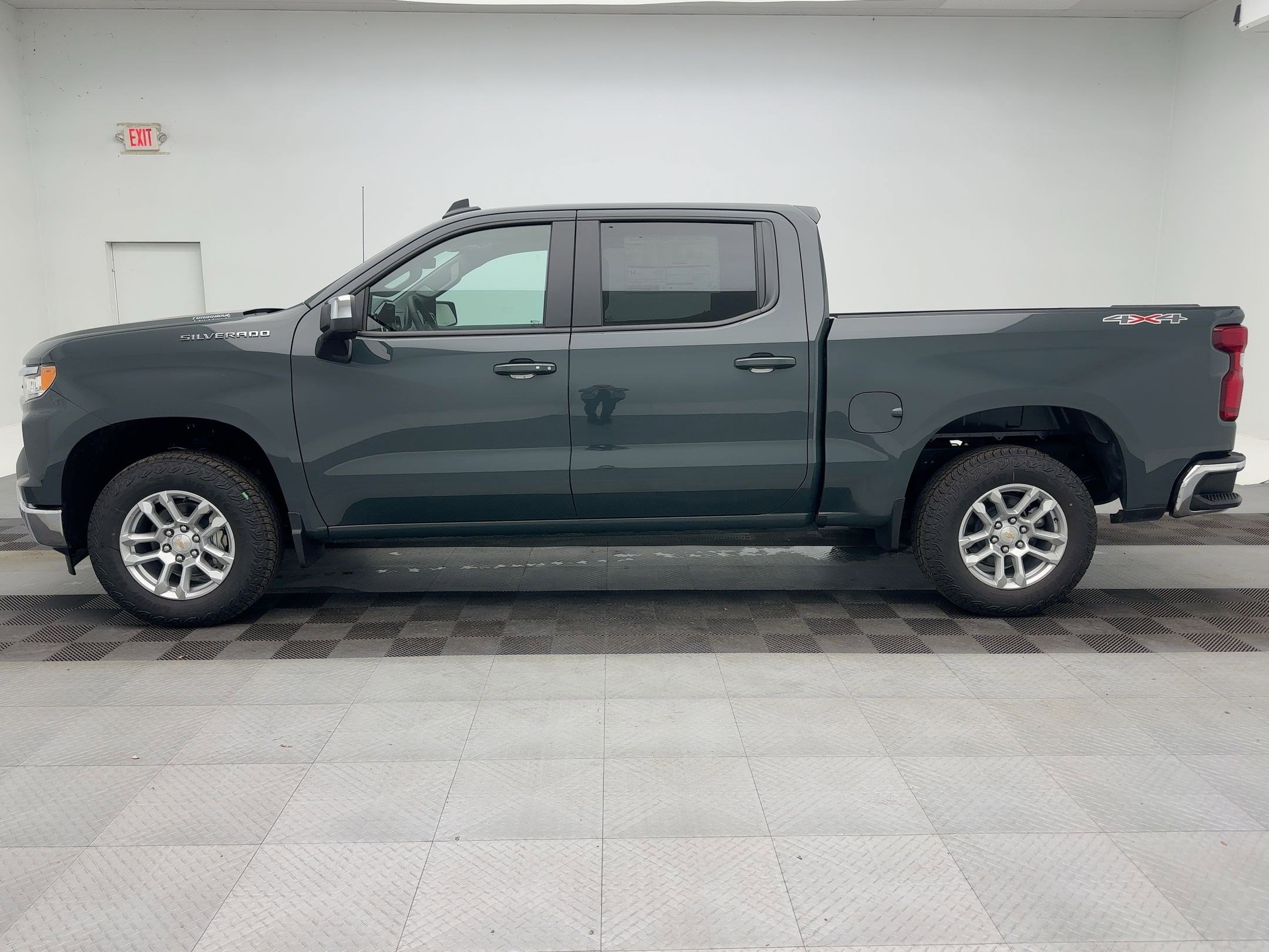 2026 Chevrolet Silverado 1500 photo 2