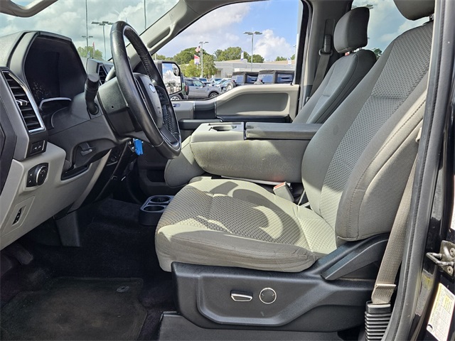 2017 Ford F-150 XLT photo 11