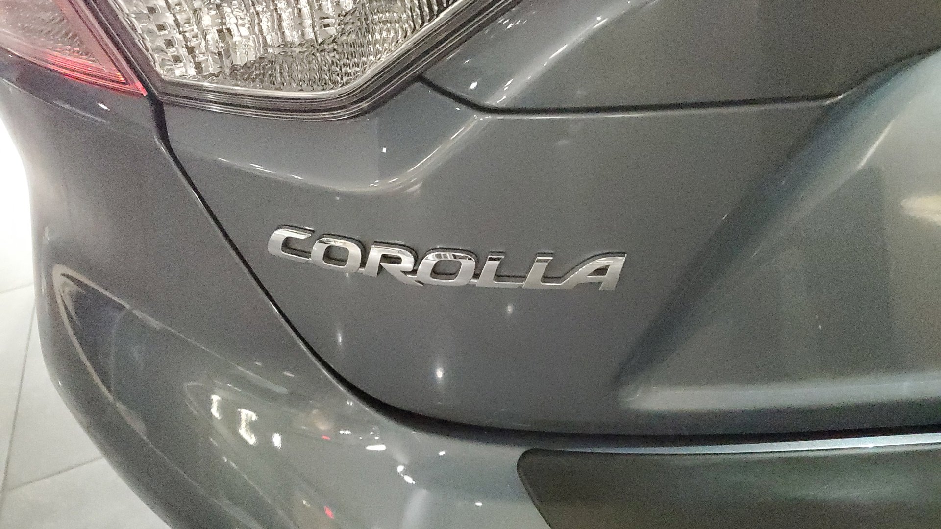 2022 Toyota Corolla Hybrid LE photo 8