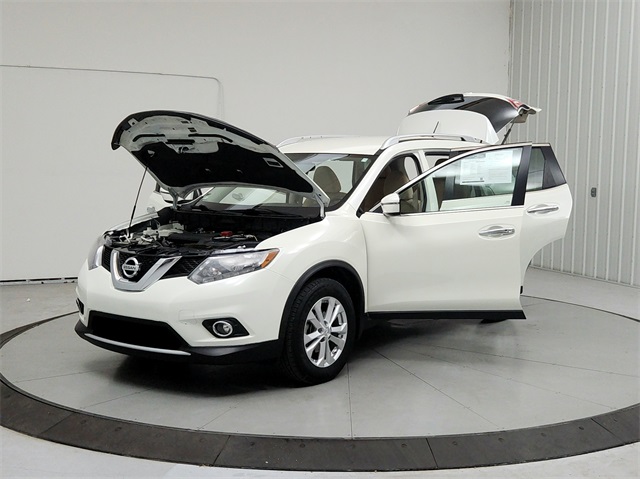 2016 Nissan Rogue SV photo 11