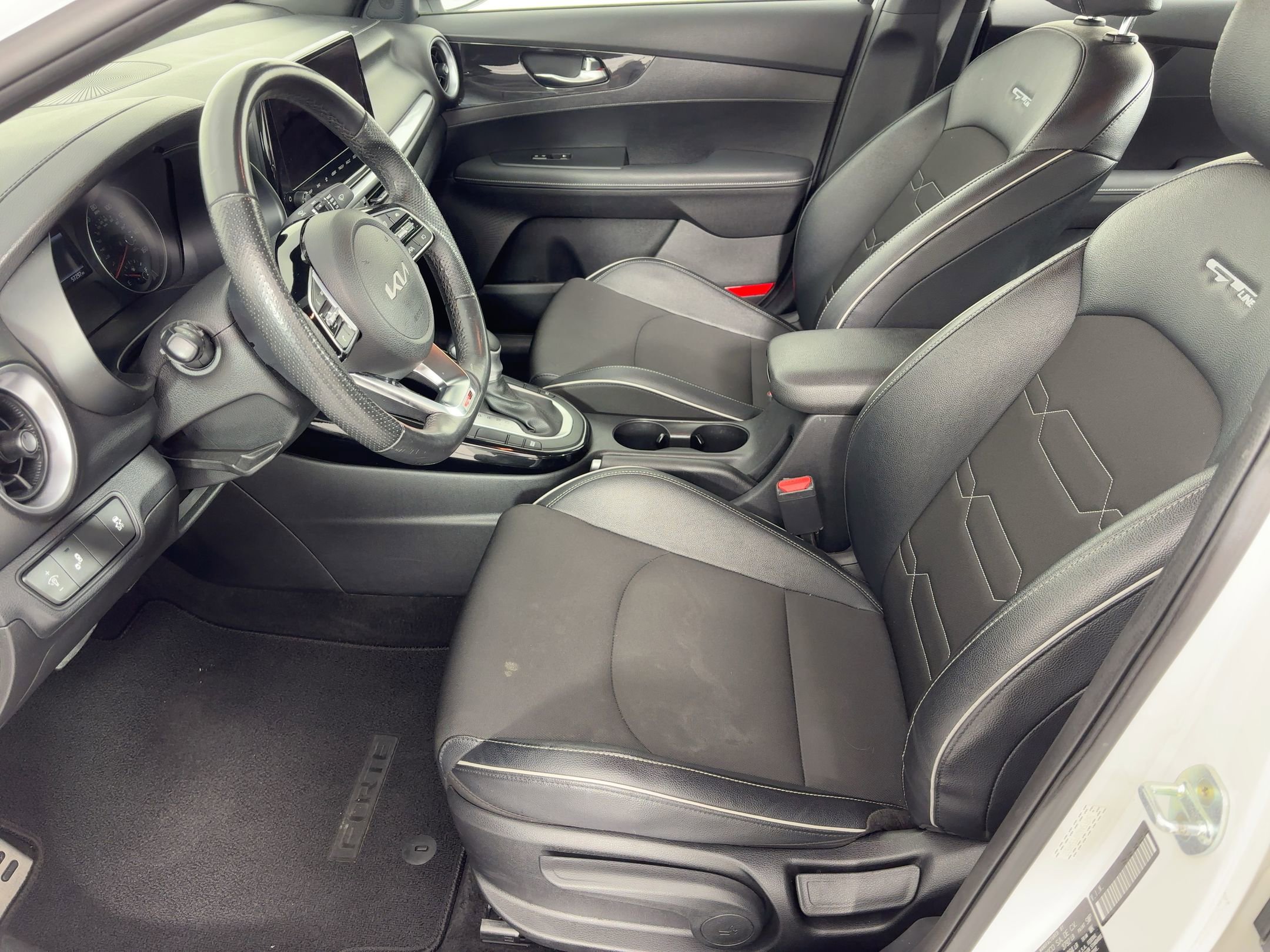 2023 Kia Forte GT-Line photo 3