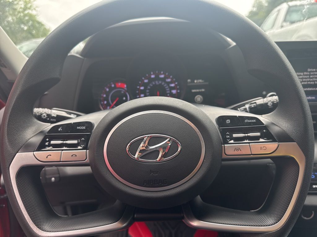 2023 Hyundai Elantra SEL photo 10