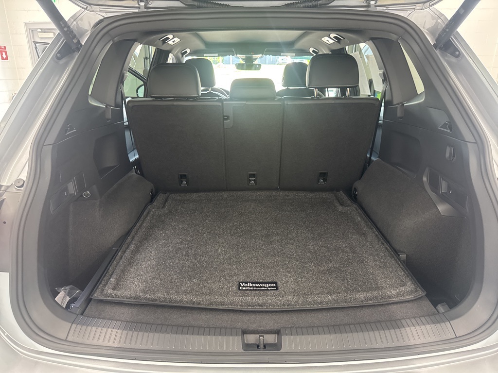 2024 Volkswagen Tiguan SE R-Line Black photo 25