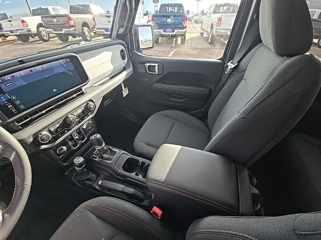 2025 Jeep Wrangler Sahara photo 11