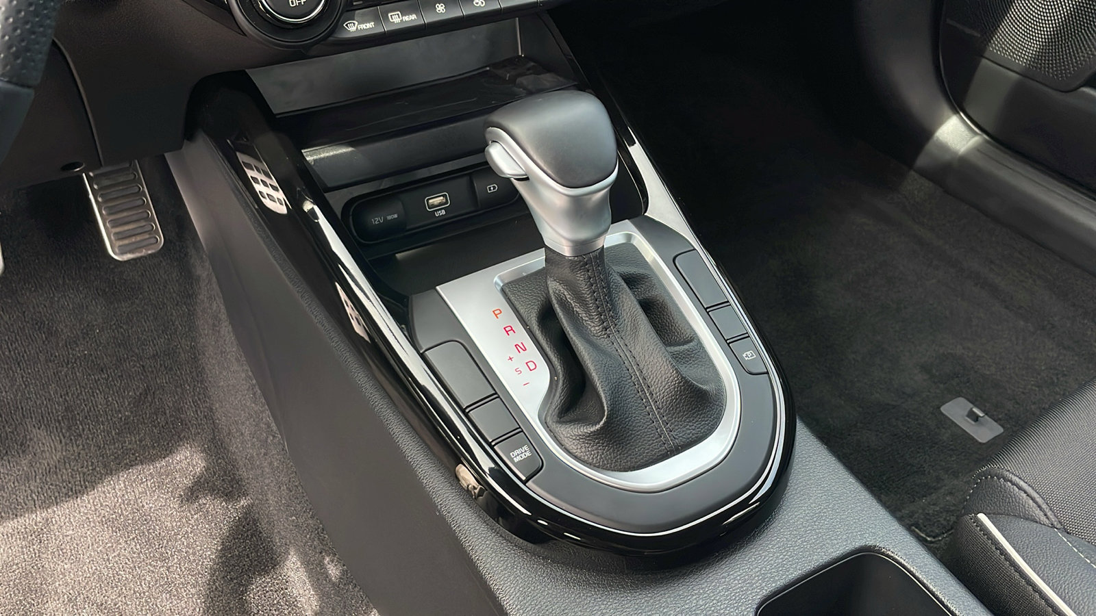 2022 Kia Forte GT-Line photo 15