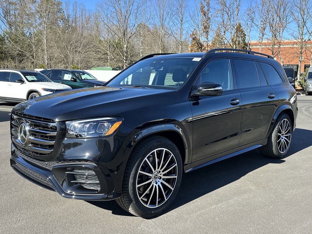 2025 Mercedes Benz GLS 450 4MATIC photo 2