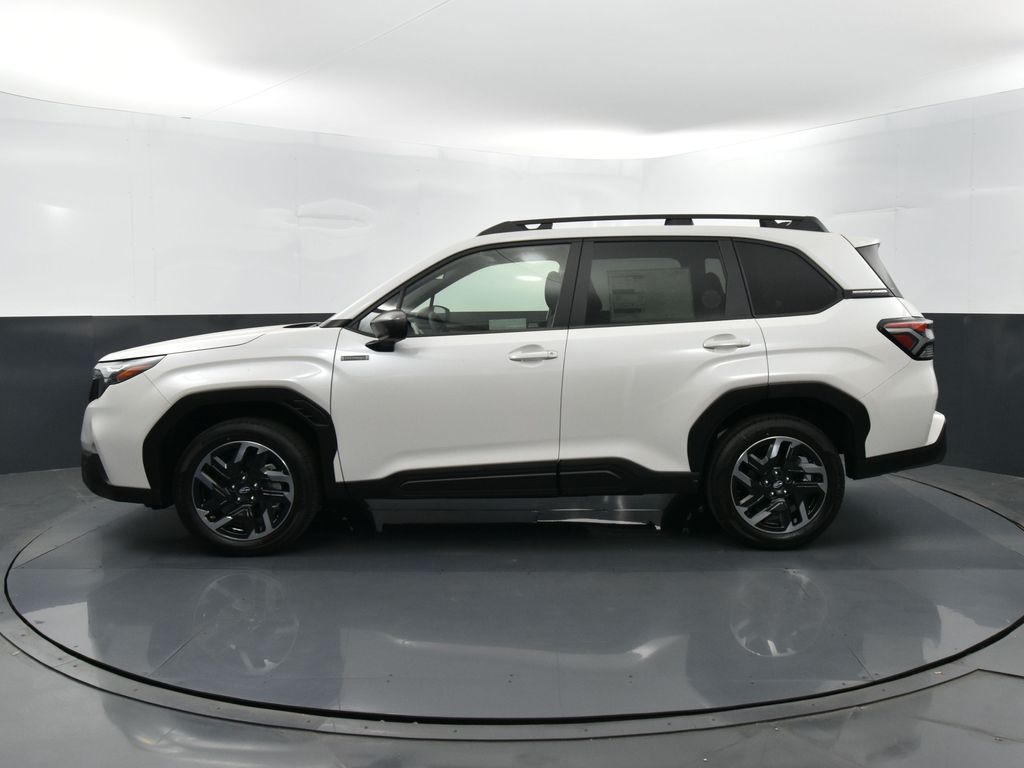 2025 Subaru Forester Premium photo 4