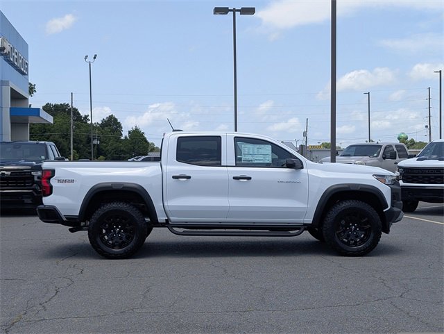 2025 Chevrolet Colorado Trail Boss photo 3