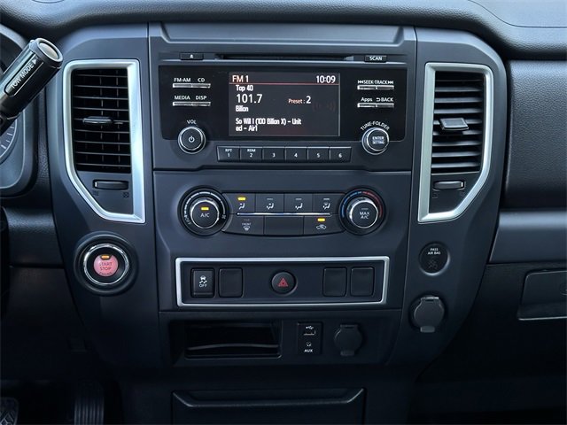 2017 Nissan Titan S photo 14