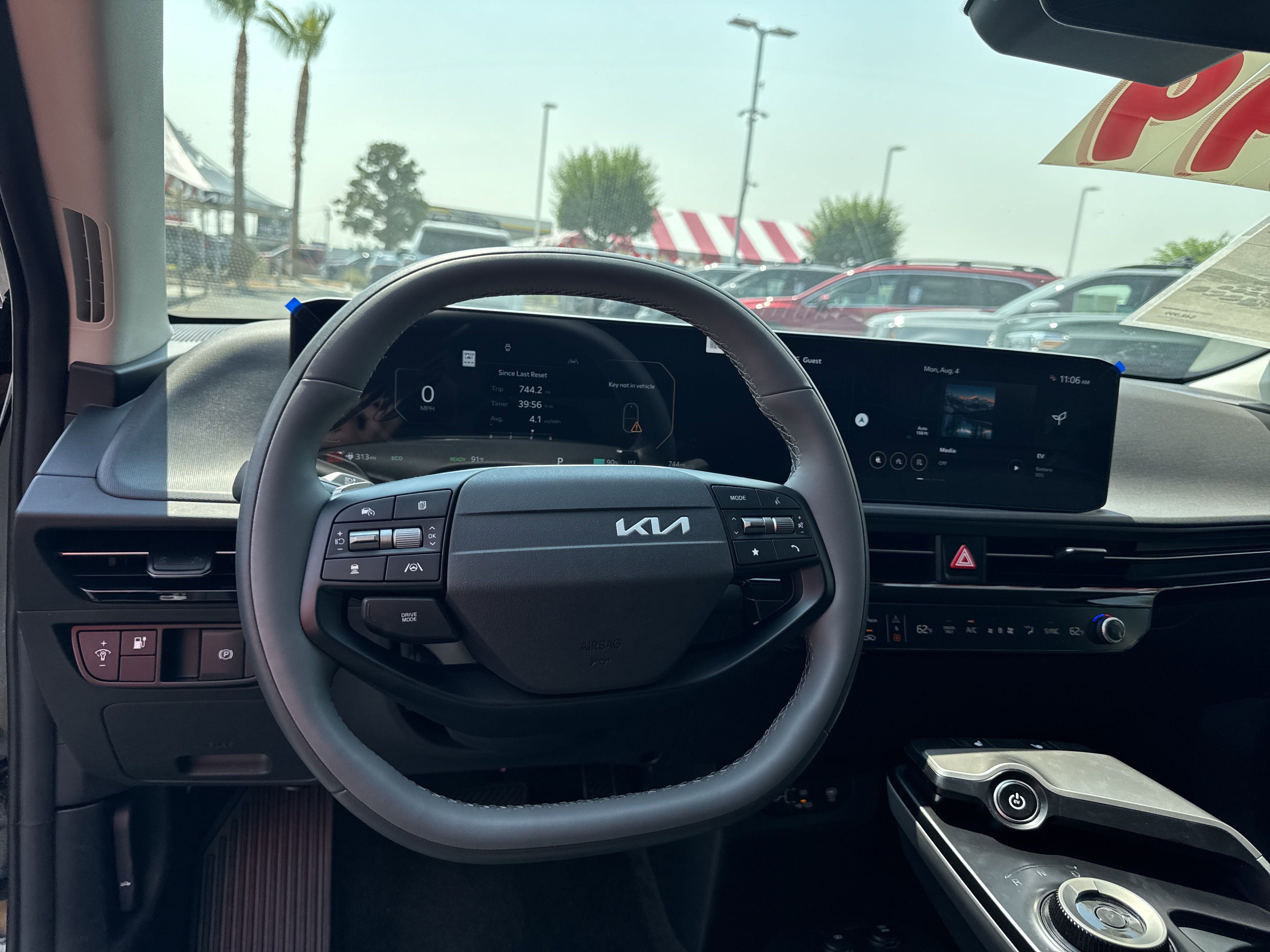 2025 Kia EV6 Light photo 8