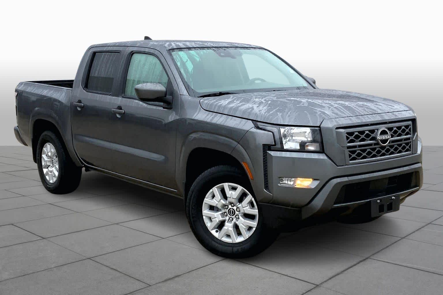 2022 Nissan Frontier SV photo 2