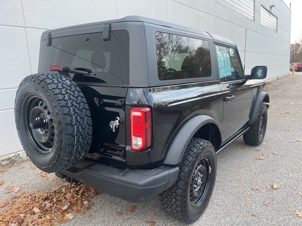 2023 Ford Bronco Black Diamond photo 4