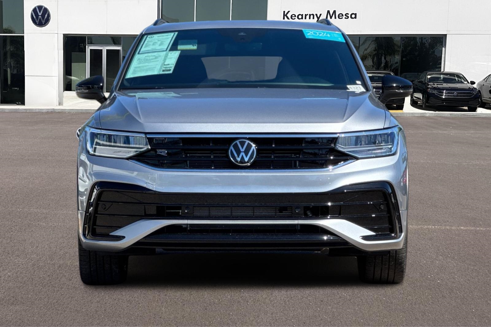 2024 Volkswagen Tiguan SE R-Line Black photo 9
